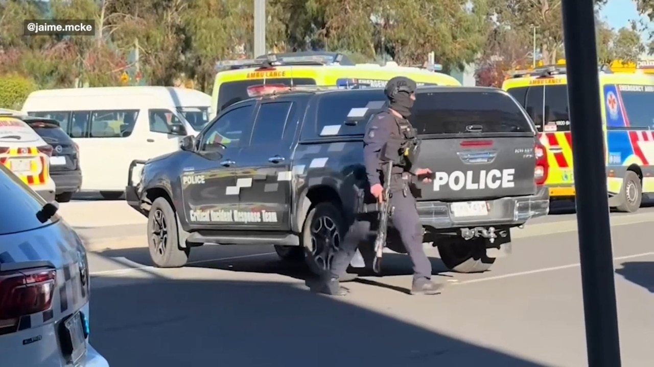 Melbourne shopping centre plunged into lockdown