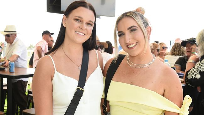 Kelsea Gordon and Alyssa Lowe at Moama Bowling Club Echuca Cup. Picture: David Smith