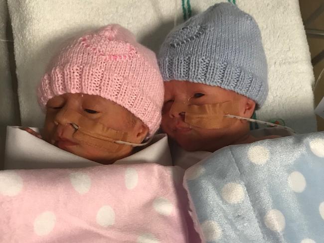 Twin premmie babies born during the Black Summer bushfires, Ruby (left) and Ash.