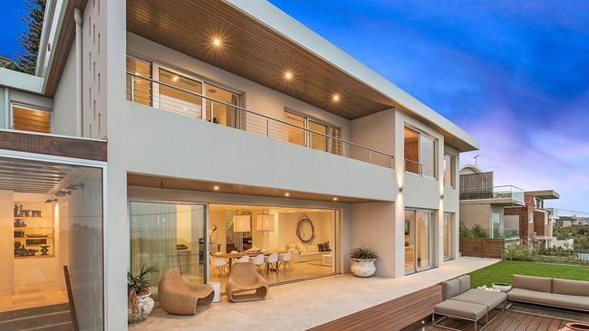 Australian cricket vice captain David Warner and his wife Candice have secured a bullish $7 million plus sale of their South Coogee home three weeks ahead of its intended auction.