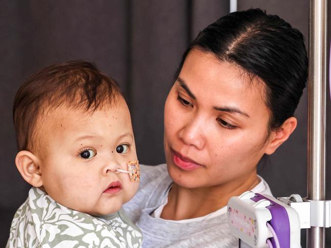 ADV NewsMia Fulgencio and her baby Thea Hattersley (about 18 months) who is on the waitlist for a liver transplant.One in five Australians on the waitlist for an immediate organ transplant are aged below 40, including 32 Australians aged below 18. At its peak this year, the nationÃ¢â¬â¢s waitlist blew out to 1891 patients in April..Image/Russell Millard Photography