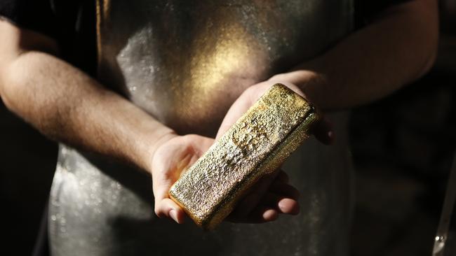 The merger of two major Australian gold miners to create a $16bn global top-10 producer has been overwhelmingly backed. Picture: Theron Kirkman/AAP