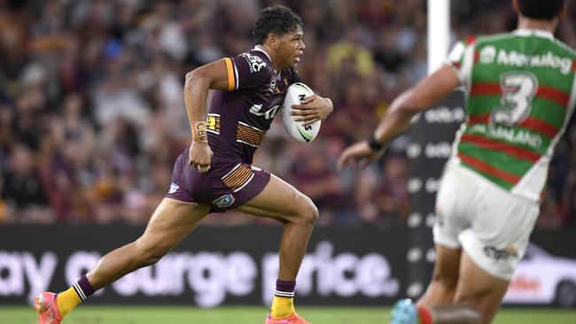 Selwyn Cobbo makes racks up the metres in a stunning performance. Picture: NRL photos