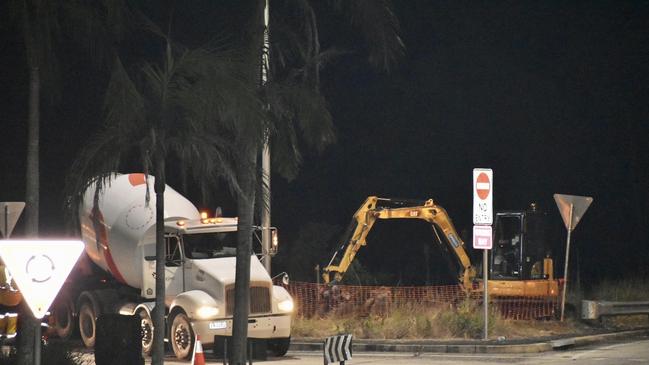 Transport for NSW is carrying out night works to install traffic control signals on the eastern roundabout of the Ewingsdale Road intersection. These night works are being carried out from November 25, between 6pm and 3am, weather permitting, and will take about five weeks to complete.