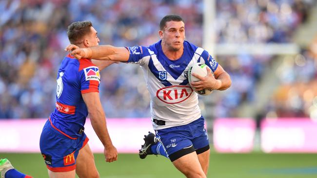 Adam Elliott was strong for the Bulldogs. (AAP Image/Darren England) 