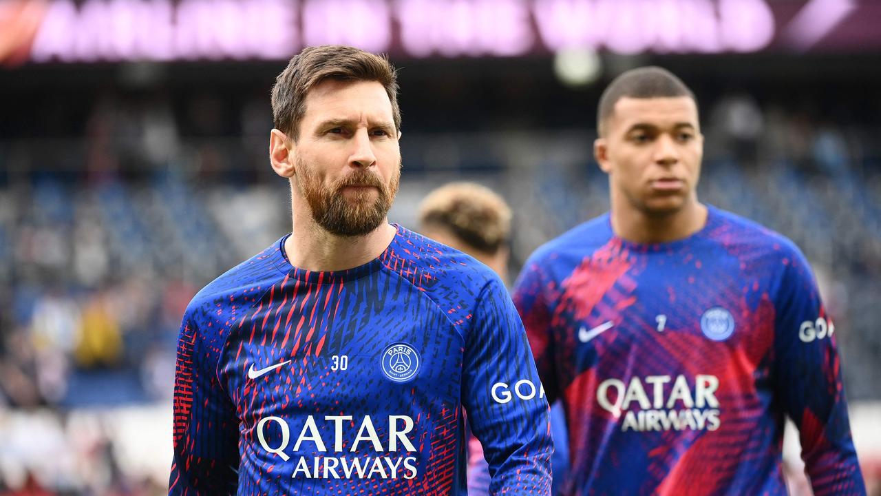 Lionel Messi: Paris St-Germain don begin discuss with Messi afta Barcelona  no give am contract - BBC News Pidgin