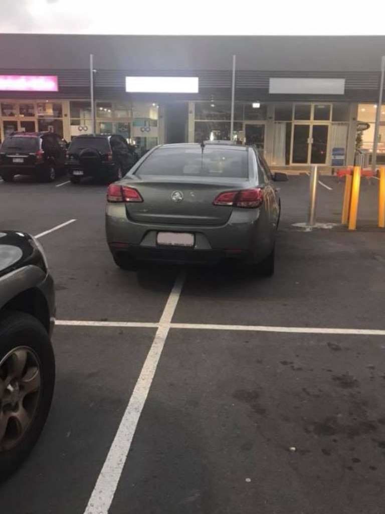 Bad parking in Highland Park, Gold Coast