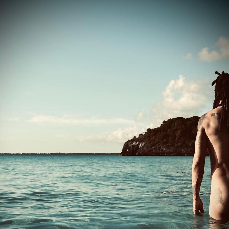 Lenny Kravitz shared this nude photo in January to symbolise a “new birth”.