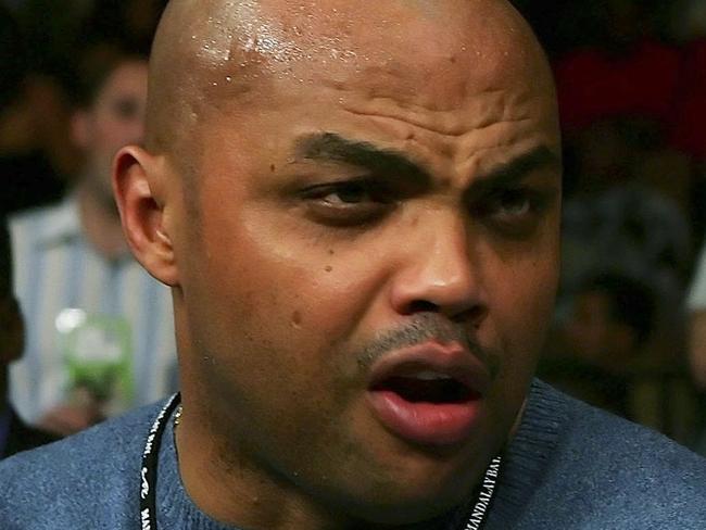 LAS VEGAS - NOVEMBER 04: Former NBA star Charles Barkley (L) talks with PGA star Tiger Woods diuring the Robert Guerrero and Orlando Salido of Mexico IBF Featherweight Championship fight at the Mandalay Bay Events Center November 4, 2006 in Las Vegas, Nevada. (Photo by Ethan Miller/Getty Images)