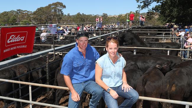 Daniel and Martine Plowman from Cobungra at the Omeo Angus sale.