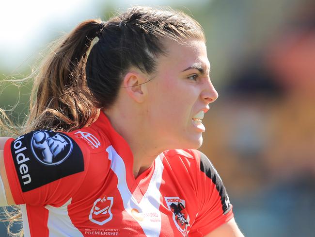 SYDNEY, AUSTRALIA - SEPTEMBER 29: Jessica Sergis of the Dragons makes a break during the NRLW match between the St George Illawarra Dragons and the Sydney Roosters at Leichhardt Oval on September 29, 2019 in Sydney, Australia. (Photo by Mark Evans/Getty Images)