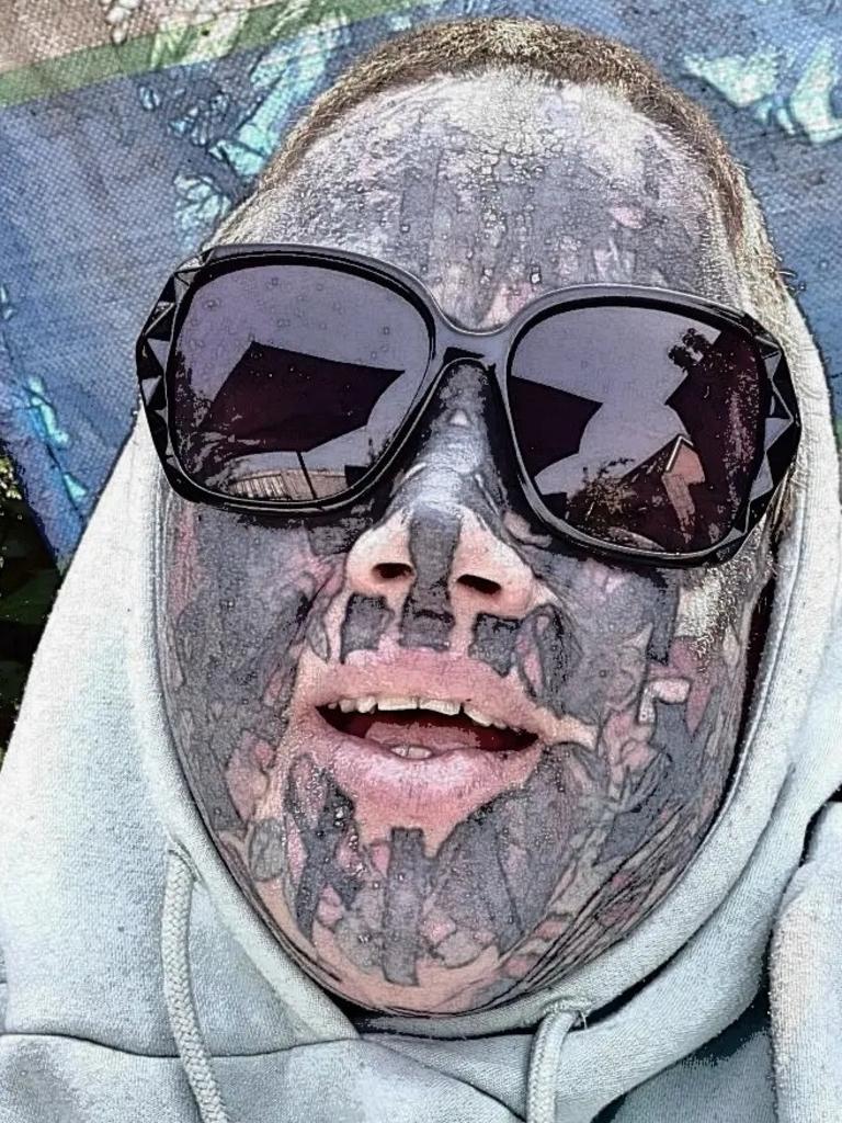 British mum with 800 tattoos, Melissa Sloan, 'can't get a job