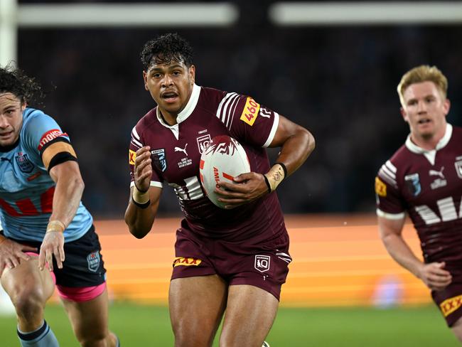 Selwyn Cobbo makes a break for Queensland. Picture: NRL Photos