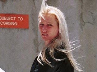 19/11/2001 PIRATE: Donna Lee Casagrande in handcuffs at the Adelaide Magistrates Court 19 Sep 2001 on murder charge over murder of John Lillecrapp at Angle Park, SA. /Murder/SA/Lillecrapp /Court/cases/Casagrande