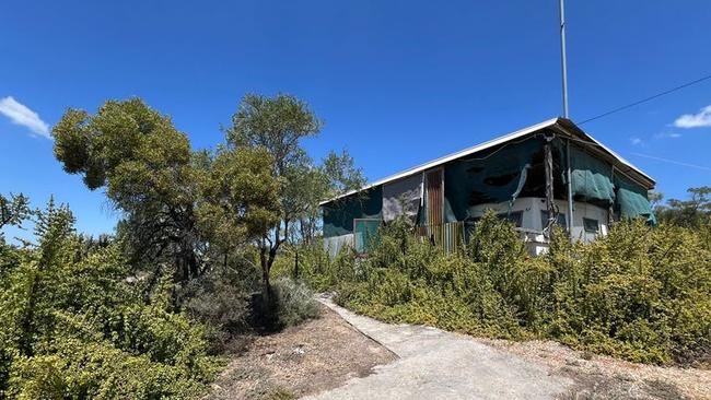 This Lightning Ridge house has a $35,000 guide.