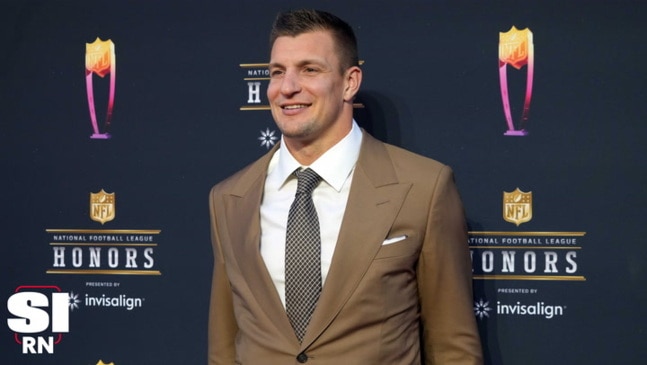 Pff Two Teams Reached Out To Rob Gronkowski After He Tweeted I'm