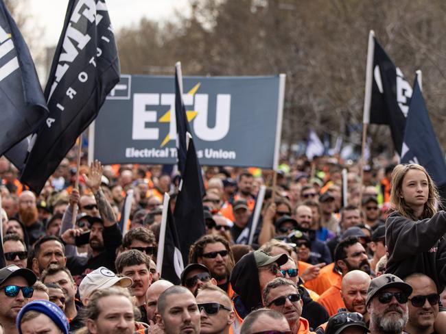 MELBOURNE, AUSTRALIA - NewsWire Photos - 27 AUGUST, 2024: Trades workers participate in a protest Ãin solidarity with CFMEUÃ. Picture: NewsWire / Diego Fedele