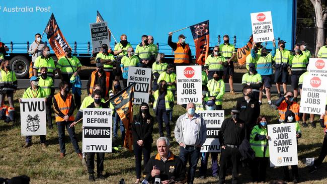 TWU members outside StarTrack in Minchinbury, Sydney. Picture: NCA NewsWire / Damian Shaw