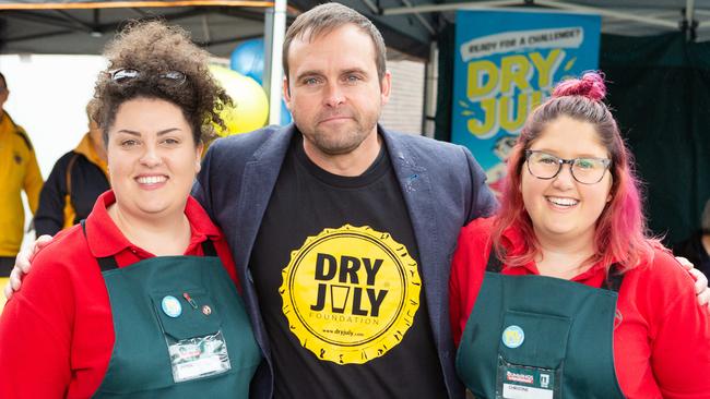 Actor Les Hill with Bunnings staff at the Dry July fundraiser at the Nepean Cancer Care Centre. Picture: Jordan Shields