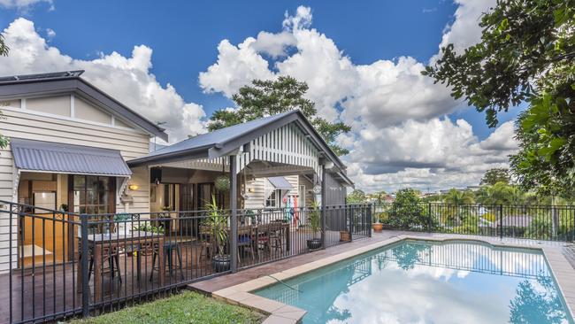 Victoria Carthew and her husband Jon Bryant have sold their <a href="https://www.realestate.com.au/sold/property-house-qld-hawthorne-125542198">Hawthorne home.</a>