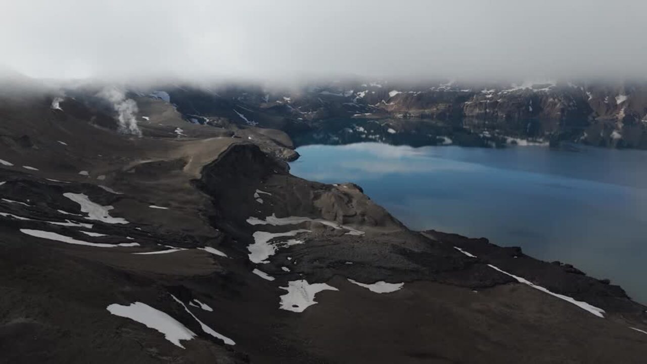 Could Iceland’s melting glaciers intensify volcanic eruptions?