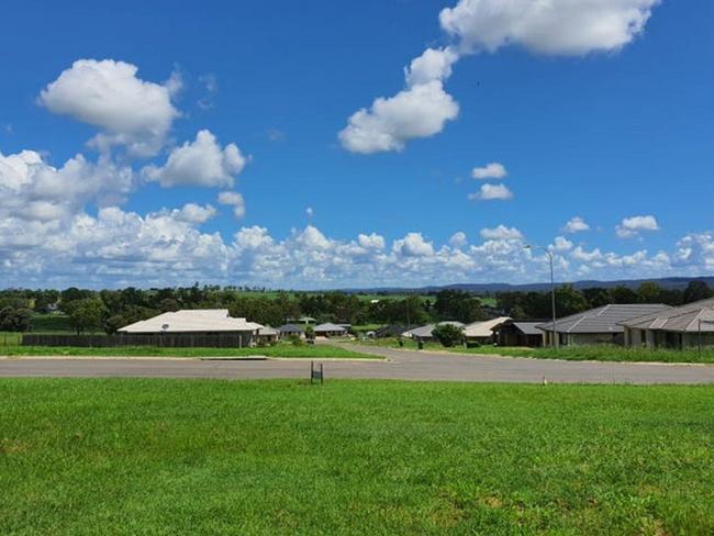 51 Bell Street, Monto, Qld 4630. Image credit to Real Estate.com and KellCo Rural Agencies Monto.