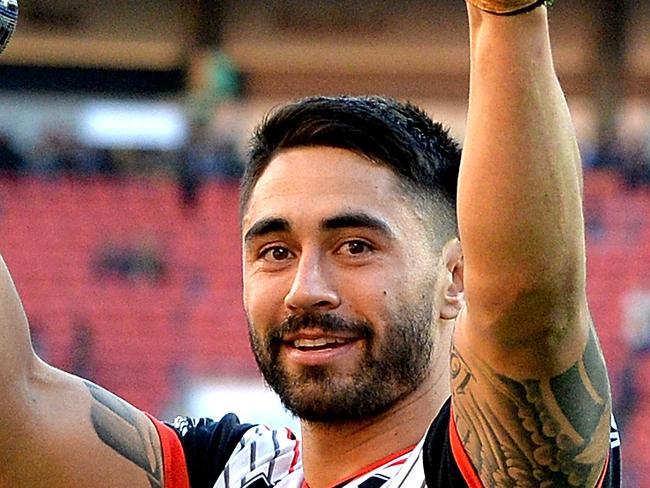 BRISBANE, AUSTRALIA - JULY 15: Shaun Johnson of the Warriors celebrates victory with fans after the round 18 NRL match between the Brisbane Broncos and the New Zealand Warriors at Suncorp Stadium on July 15, 2018 in Brisbane, Australia.  (Photo by Bradley Kanaris/Getty Images)