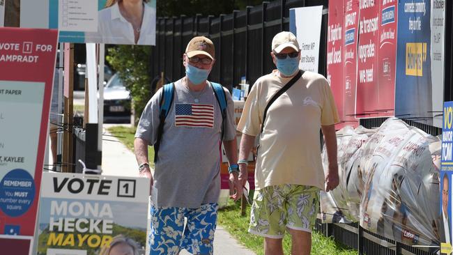 Voters at the Palm Beach Currumbin State School. (Photos/Steve Holland)