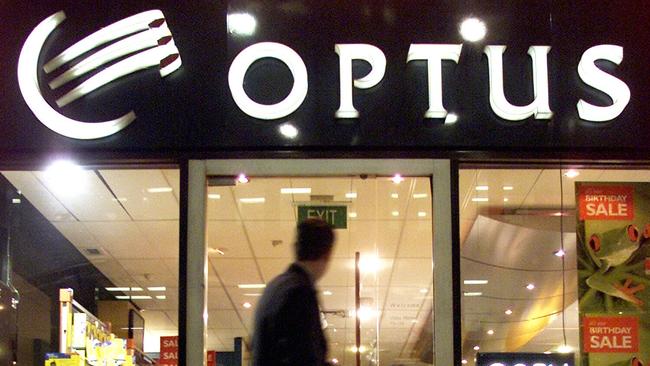 It is understood Optus has employed the services of accounting firm PwC for the sale of its communication towers portfolio.