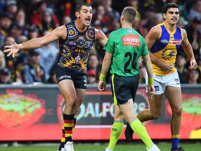 ADELAIDE, AUSTRALIA - MAY 25: Taylor Walker of the Adelaide Crows argues with the umpire during the round 10 AFL match between the Adelaide Crows and the West Coast Eagles at Adelaide Oval on May 25, 2019 in Adelaide, Australia. (Photo by Mark Brake/Getty Images)