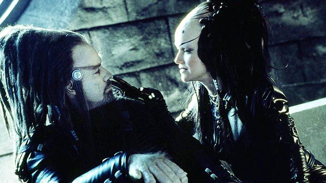 John Travolta and his real life wife Kelly Preston in Battlefield Earth.