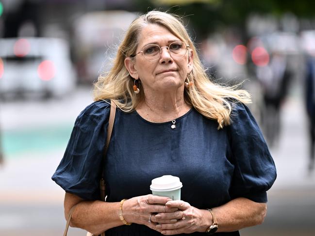 BRISBANE, AUSTRALIA - NewsWire Photos - SEPTEMBER 28, 2022.Vicki Blackburn, the mother of murder victim Shandee Blackburn arrives for the commission of inquiry into forensic DNA testing at the Magistrates Court in Brisbane. Queensland police have established Task Force Helix to investigate potentially thousands of cases between early 2018 and June 2022 where DNA samples had not met the laboratory's threshold for further testing. Picture: NCA NewsWire / Dan Peled