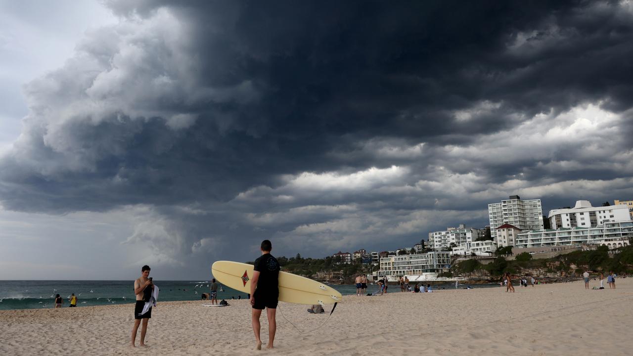 45 per cent of Australians have less than $1,000 in their bank accounts, and 20 per cent have no savings at all, according to a recent study by Finder. Picture by Damian Shaw