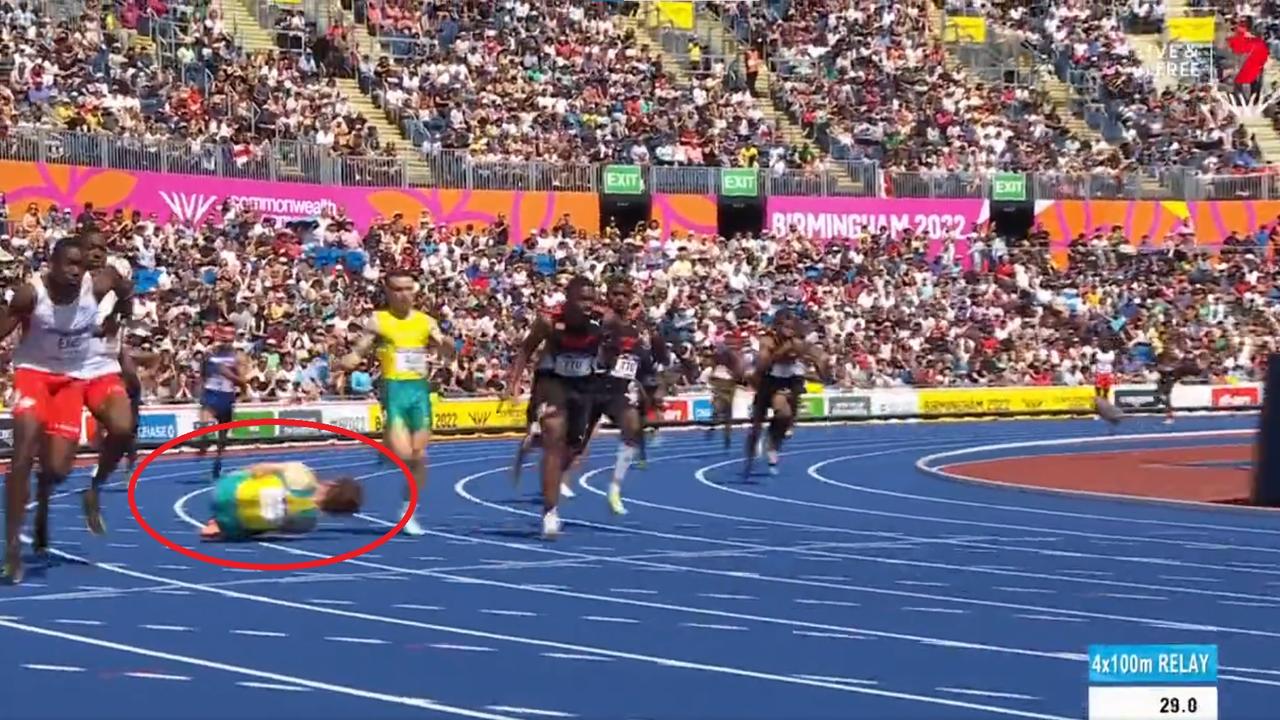 Rohan Browning trips in 4x100m heat