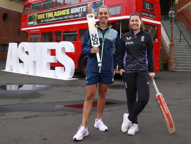 SYDNEY, AUSTRALIA - JANUARY 08: Ashleigh Gardner of Australia and Tammy Beaumont of England pose during the Women's Ashes Series Series Launch at Sydney Cricket Ground on January 08, 2025 in Sydney, Australia. (Photo by Jason McCawley/Getty Images for Cricket Australia)