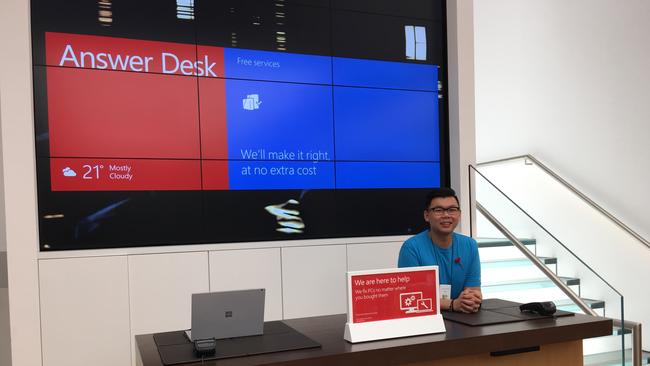 The answer desk at Microsoft's new Sydney store.