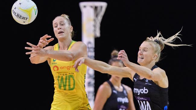 The Diamonds will renew hostilities with the Silver Ferns in London.