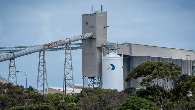 A four-year, $200 million package delivered to Alcoa by the state and federal governments in 2017 has helped the smelter remain viable. Picture: Jake Nowakowski