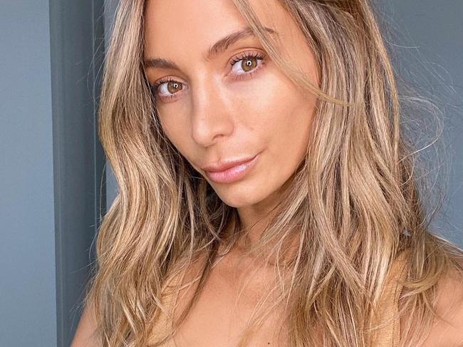 Nadia Bartel reveals 'nude' skin-tight outfit. Picture: Instagram/Henne