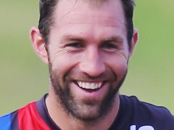 MELBOURNE, AUSTRALIA - APRIL 13:  Travis Cloke (R) reacts to Mitch Honeychurch of the Bulldogs during a Western Bulldogs AFL training session at Whitten Oval on April 13, 2017 in Melbourne, Australia.  (Photo by Michael Dodge/Getty Images)