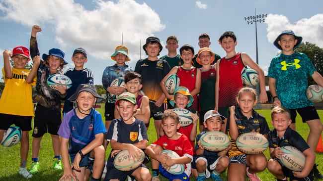 Classic Wallabies Matt Cockbain and Shirley Russell running a clinic in Darwin ahead of the Hottest 7s. Picture: Pema Tamang Pakhrin