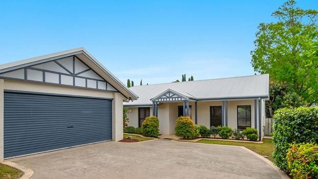Stroll to the main street from this house-sized duplex in Alstonville.
