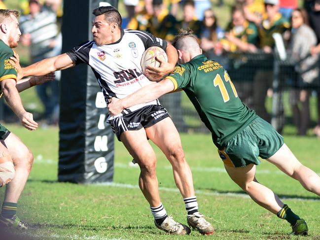 Donny Thompson kept Mittagong at arms length all day. Picture: Ian Svegovic