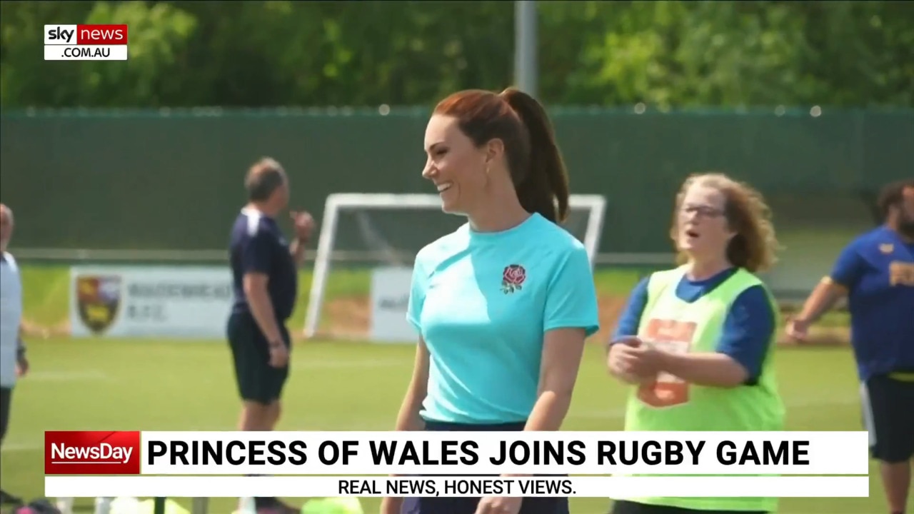 Princess of Wales joins England rugby players on the field