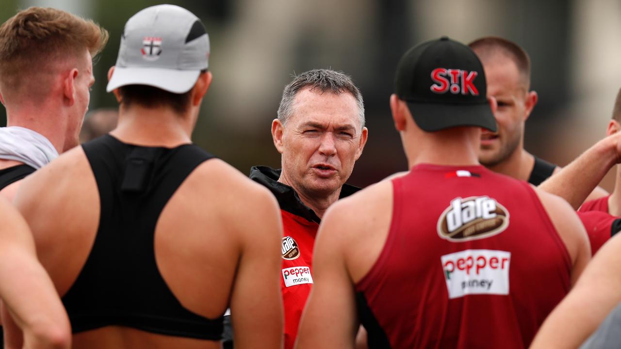 St Kilda coach Alan Richardson could be replaced by Brett Ratten according to a former AFL player. Photo: Michael Willson/AFL Media/Getty Images.