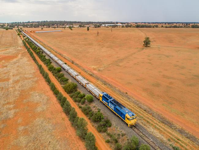 Fresh calls for Inland Rail route to be put on ice as EIS released