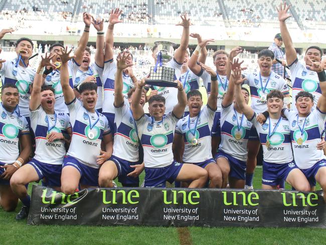 The Warriors hoist the club’s first Harold Matthews Cup following their win over Wests Magpies. Picture: Warren Gannon Photography