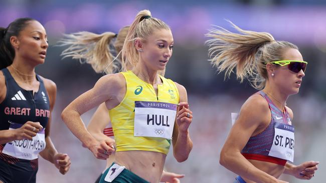 PARIS, FRANCE - AUGUST 06: Jessica Hull of Team Australia competes during the Women's 1500m Round 1 on day eleven of the Olympic Games Paris 2024 at Stade de France on August 06, 2024 in Paris, France. (Photo by Christian Petersen/Getty Images)