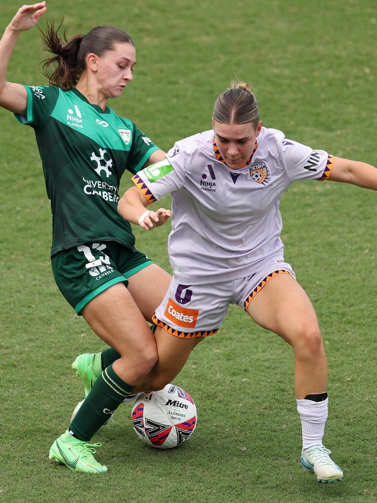 Tijan McKenna of Perth Glory (R) is leading the competition tackles. Picture: Brendon Thorne/Getty Images