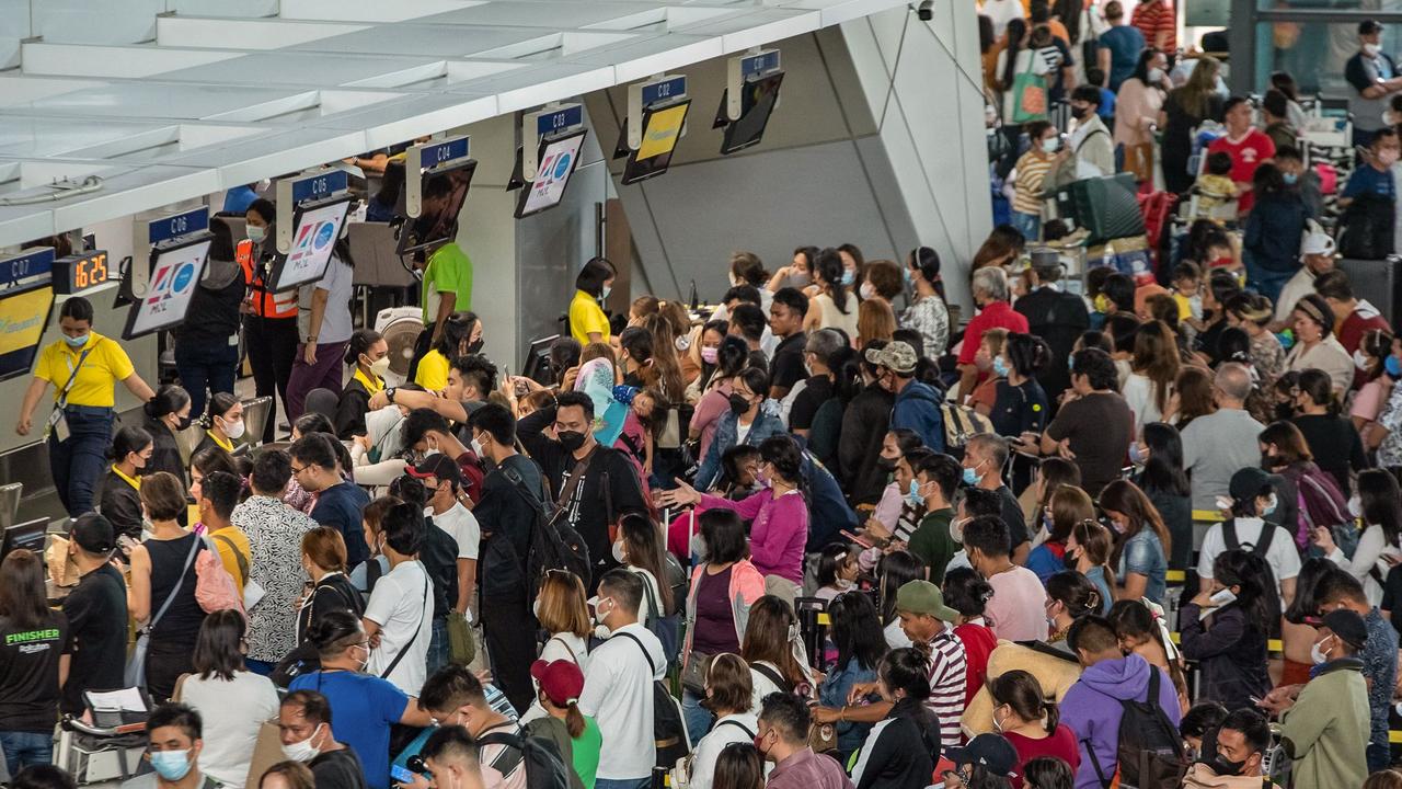 Thousands of passengers were impacted by the power glitch. Picture: KEVIN TRISTAN ESPIRITU / AFP